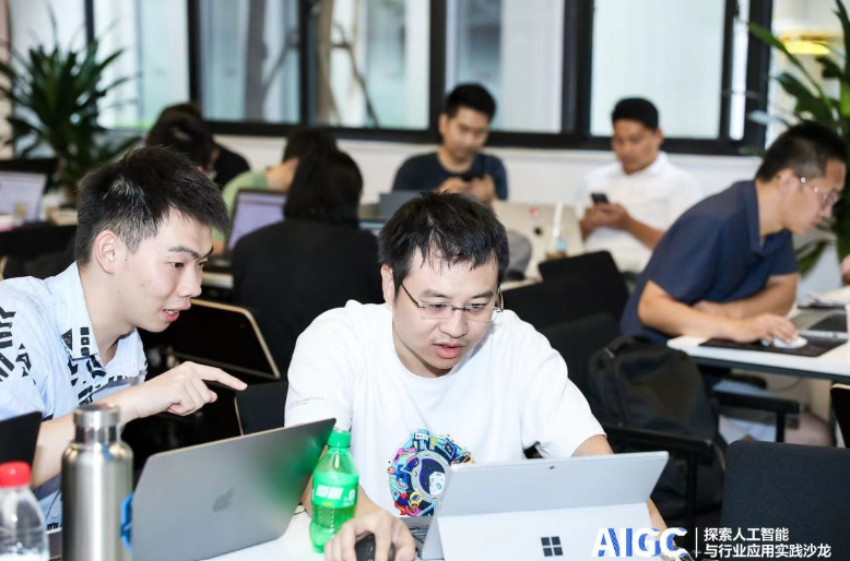 Wenwei at a workshop.